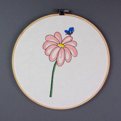 Stickmotiv Blume Marge mit Schmetterling - Download Stickdatei von FADENFRISCH