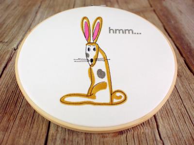 Stickmotiv Osterhase “hmm...” - Download Stickdatei von FADENFRISCH