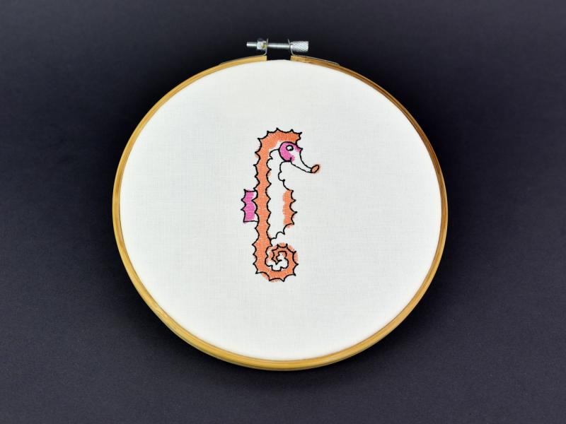 Stickmotiv Seepferdchen Julia - Download Stickdatei von FADENFRISCH