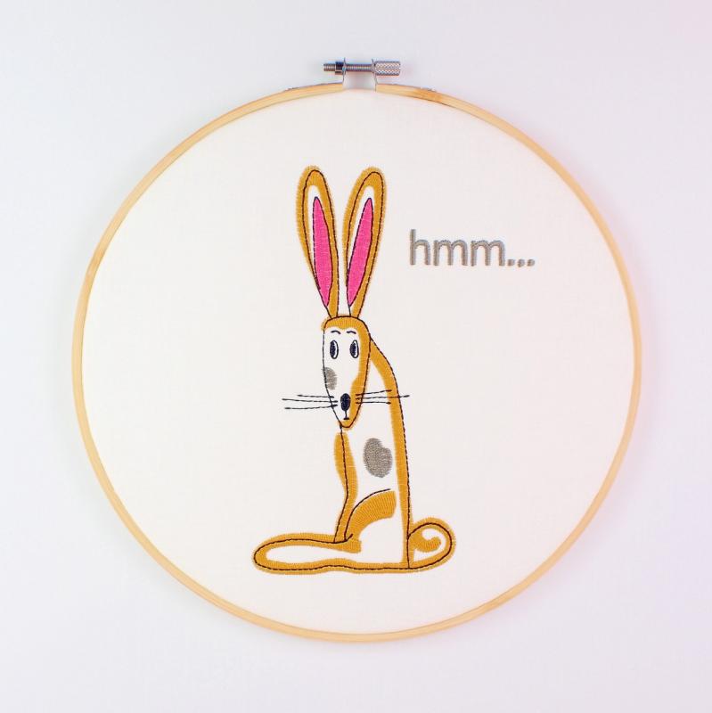 Stickmotiv Frühlingshase “hmm...” - Download Stickdatei von FADENFRISCH