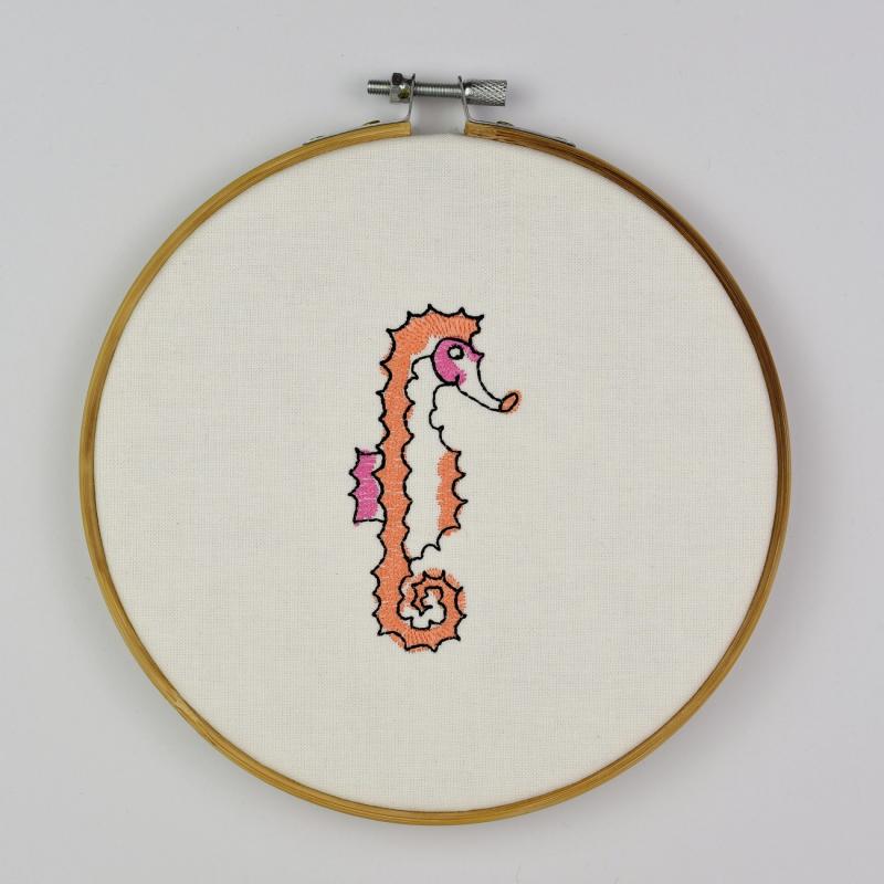 Stickmotiv Seepferdchen Julia - Download Stickdatei von FADENFRISCH